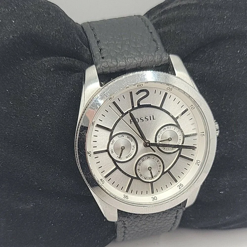 Fossil BQ1457 Women's Black Leather Analog Silver Dial Quartz Wrist Watch AM842